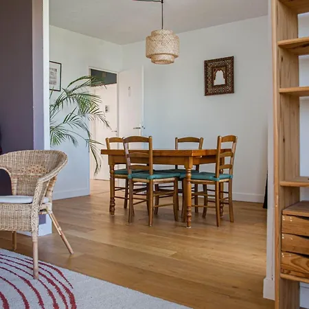 Large Cosy Cocoon - Downtown On Foot Apartment Cenon