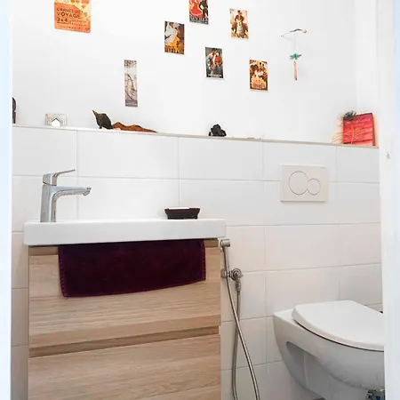 Large Cosy Cocoon - Downtown On Foot Apartment Cenon
