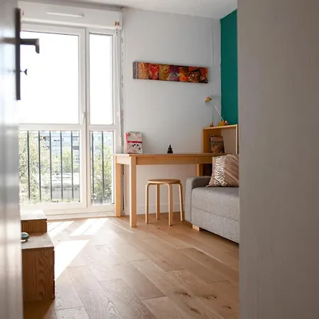 Large Cosy Cocoon - Downtown On Foot Cenon