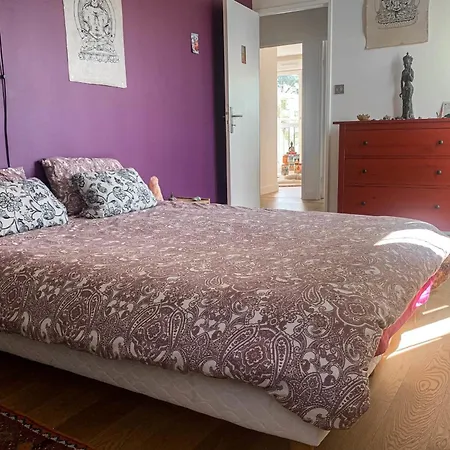 Large Cosy Cocoon - Downtown On Foot Apartment Cenon
